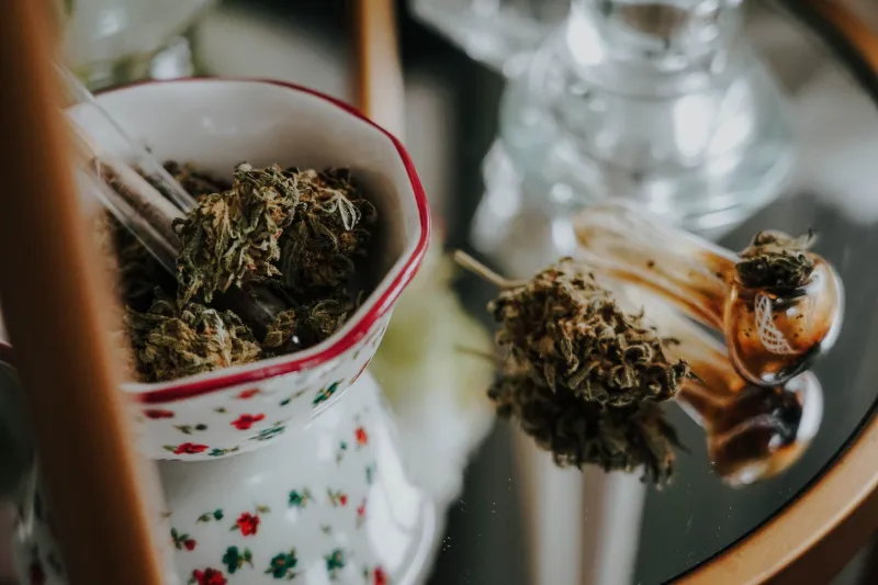Blending Weed Like a DJ: How Mixing Strains Unlocks Effects Neither One Could Pull Off Alone